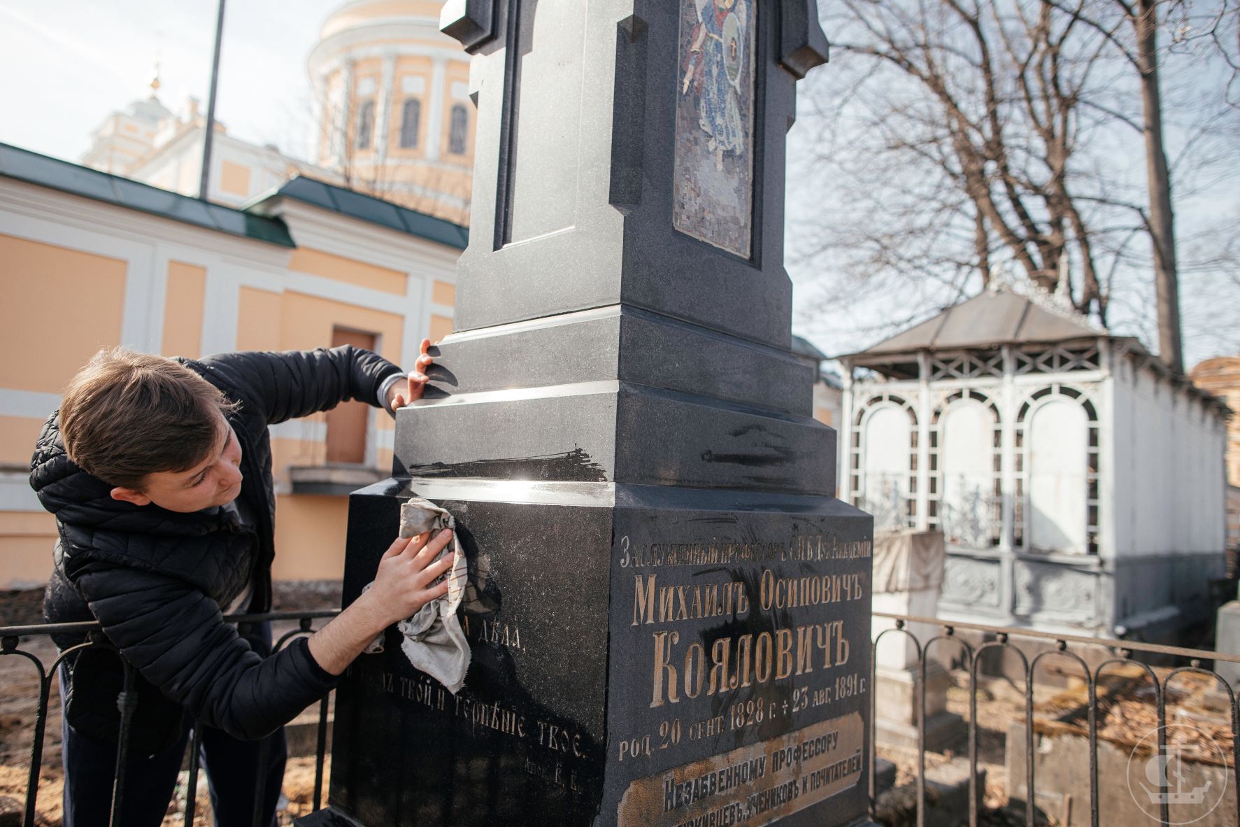 Как добраться до кладбища Коммунистическая площадка Александро-Невской лавры