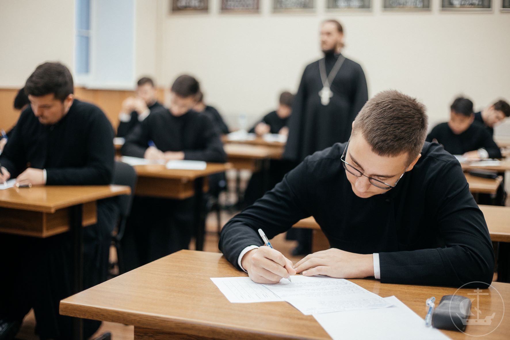 Религиозно образованный. Как называются ученики духовной Академии. Учебный комитет. Духовная Академия Воронцова в Санкт-Петербурге фото. Комитет по учебу.