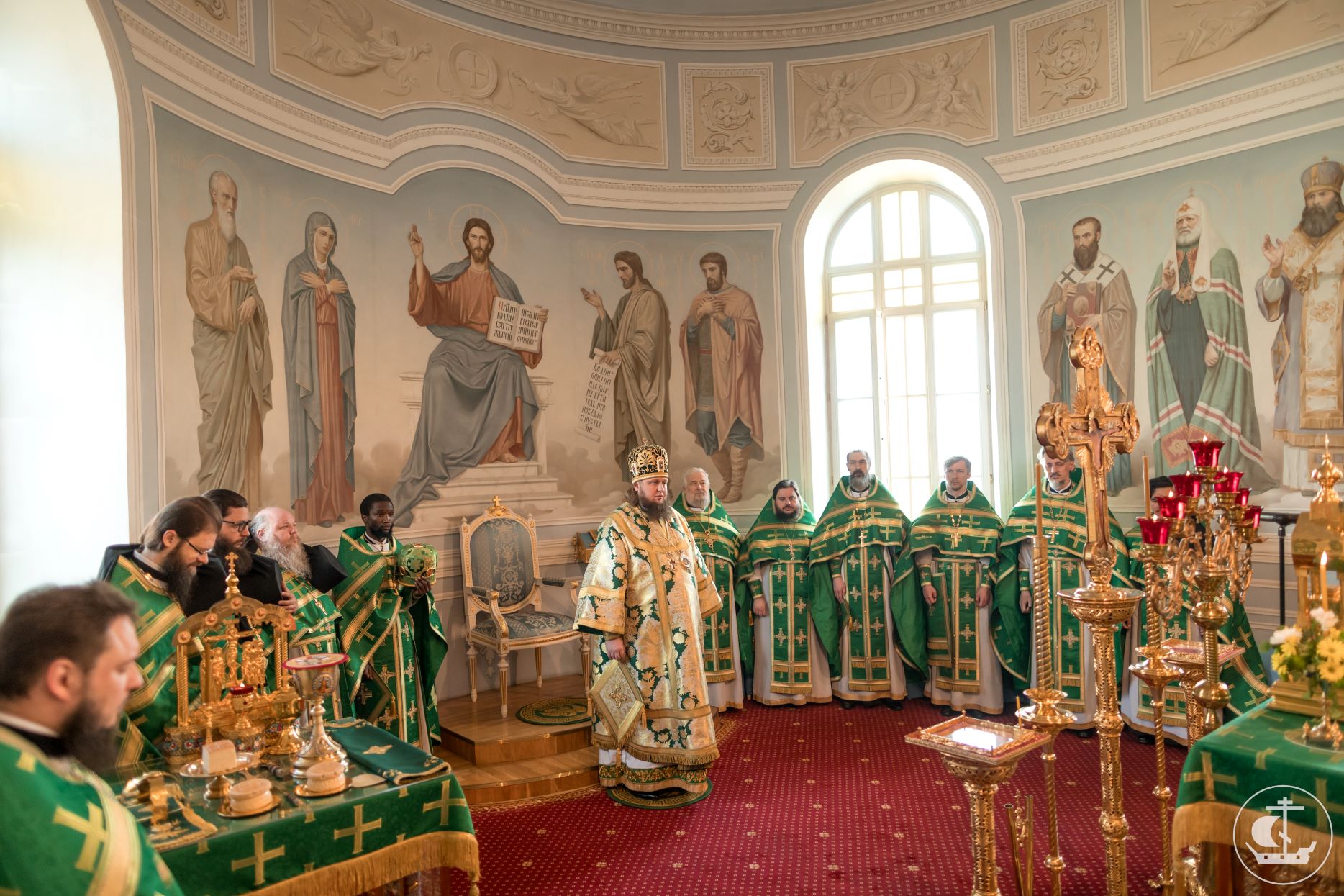 Торт священнику на день Святого духа