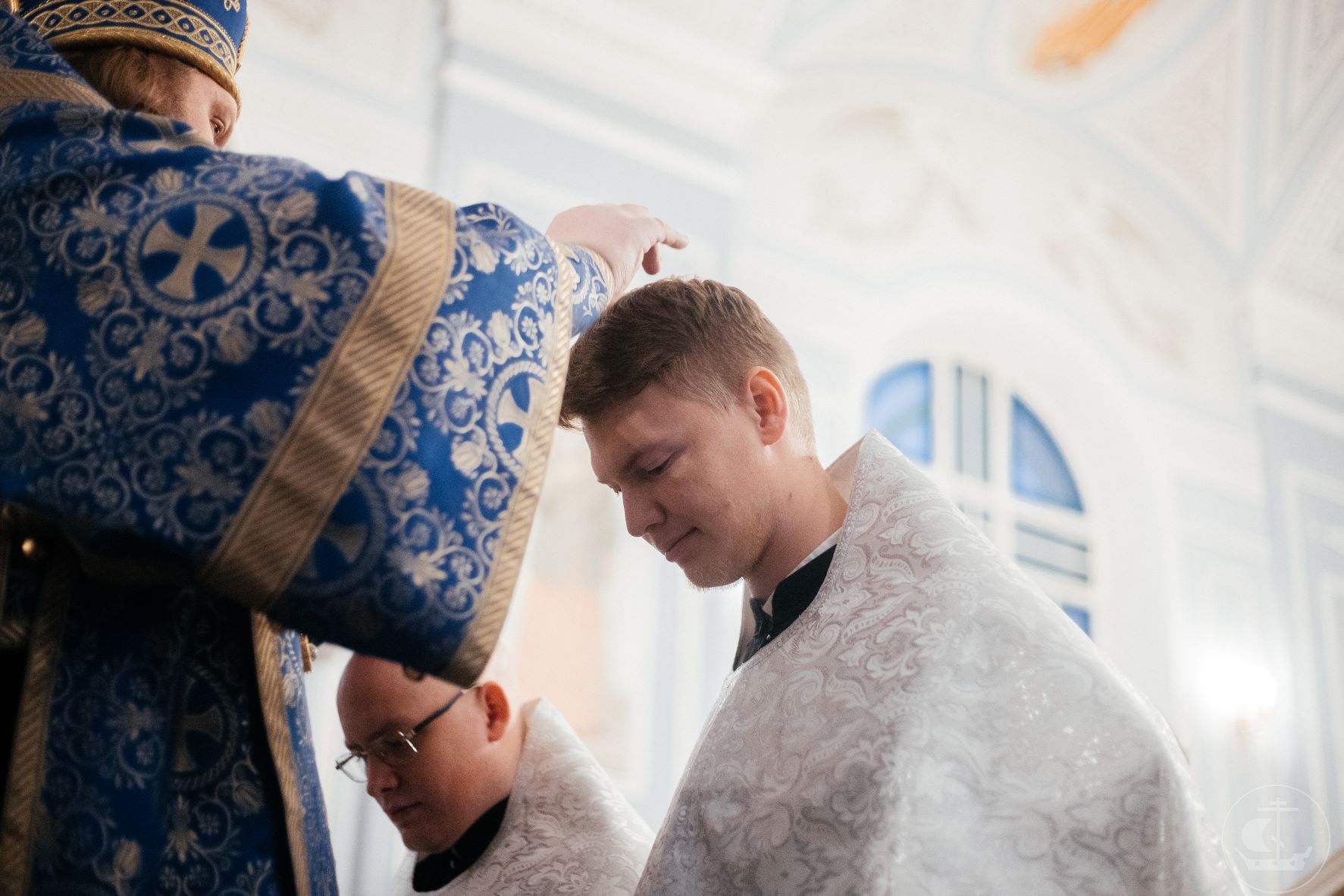 Евангелие сегодня 16 июня. Евангелие в храме. Евангельское чтение светлая суббота. Чтение 12 Евангелий. Чтение Евангелия.