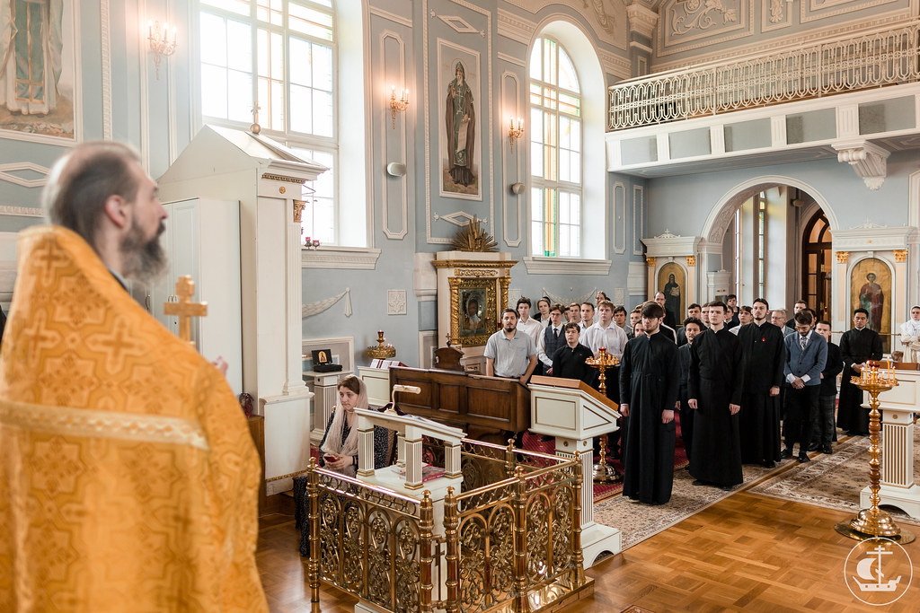 благодушно переносить  Академия молитвенно встретила праздник святых первоверховных апостолов  Петра и Павла